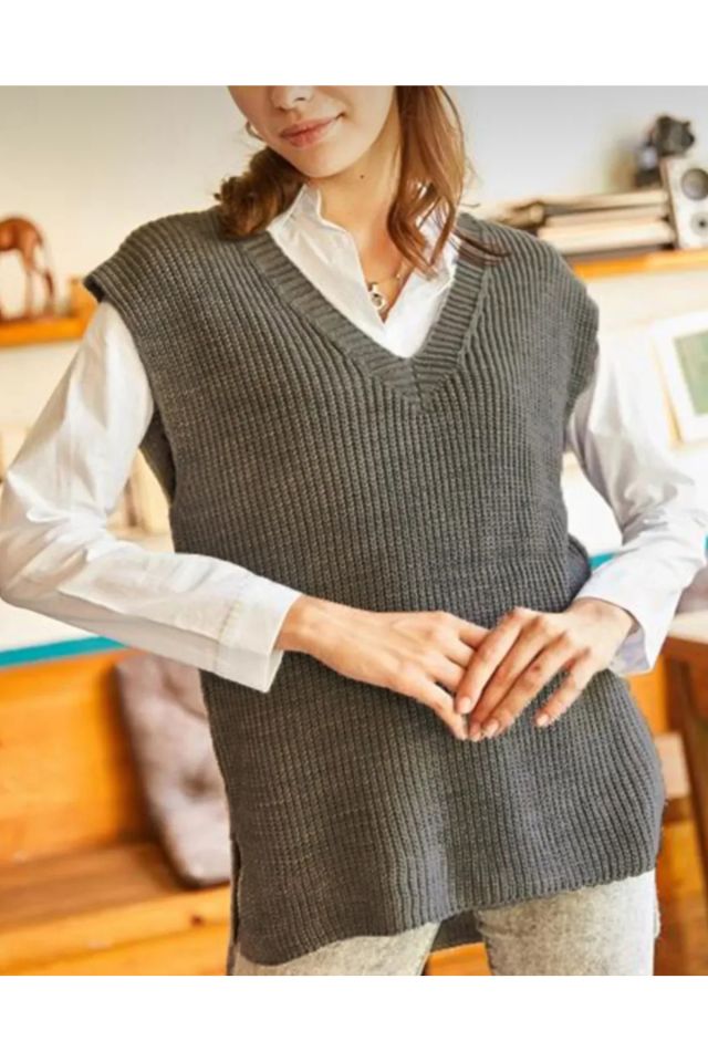 Kadin V- Yaka Oversize Süveter Yumusak Dokulu Regular Fit Süveter